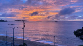 Apartamento de frente a Praia do Bosque em Rio das Ostras com vista para o mar